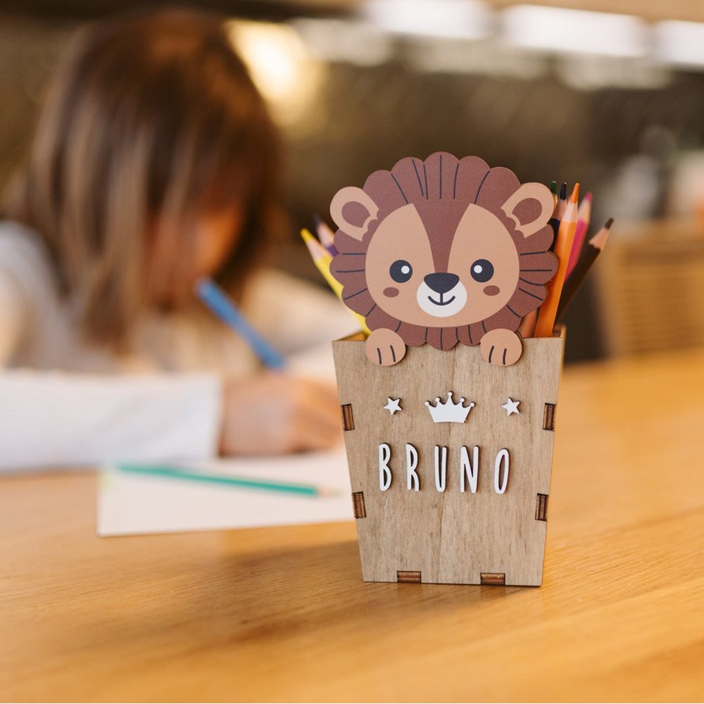 Portalápices personalizable de madera León